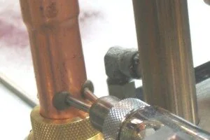 Applicator applying paste